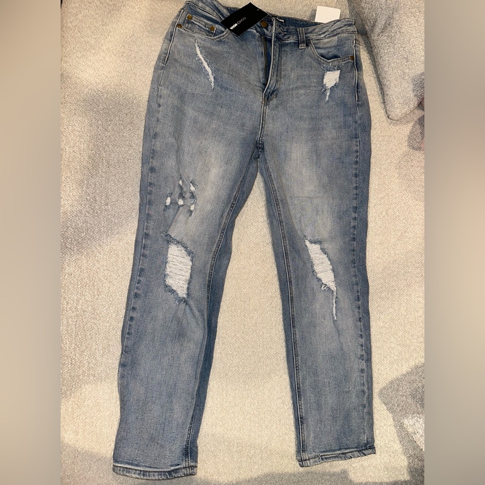 FashionNova Ripped Boyfriend Jeans